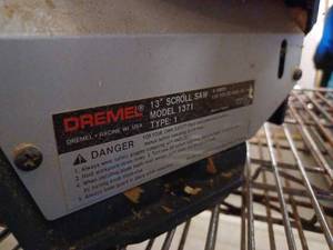 lot 27 image: Dremel Model 1371 Bench Model 13-inch Scroll Saw
