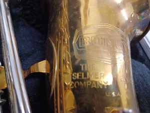 lot 37 image: Bundy I I Saxophone in Hard-Sided Case