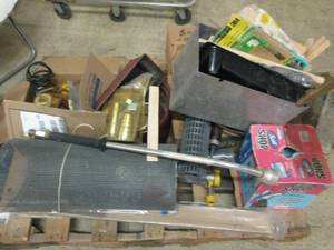 pallet of misc items ...