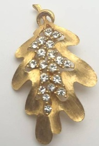 lot 35 image: Vintage Signed J.J Gold Tone Leaf Brooch