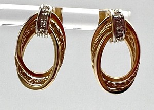 lot 25 image: Pair of 14k Yellow Gold Earrings
