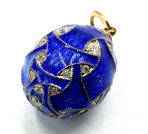 lot 41 image: Vintage Russian 14K Gold Guilloche Enamel and Diamonds Egg Pendant