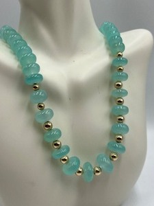lot 42 image: Beautiful Turquoise Beaded Necklace and Earrings Set