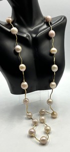 lot 45 image: Beautiful Pearl Necklace