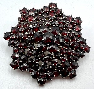 lot 306 image: Antique Star Garnet and Sterling Brooch
