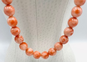 lot 64 image: Vintage Coral Beaded Necklace
