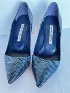 lot 234 image: Manolo Blahnik Heels