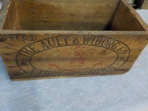 lot 18 image: Woodbox Dcor 16 x 8 x 8 The AULT ...