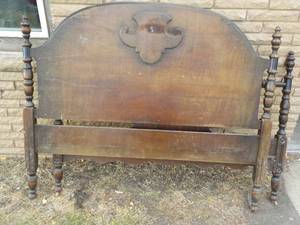 lot 26 image: Vintage Full Size Headboard, Footbo...