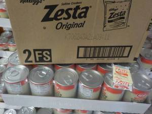 lot 158 image: 24 Pack IGA 10.5 oz Can Chicken Noo...