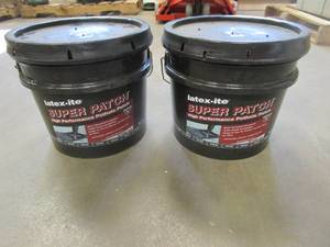 lot 231 image: LOT OF 2 - Latex-ite 3.5 Gal. Super Patch