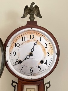 lot 18 image: Vintage New Haven Banjo Shaped Wall Clock