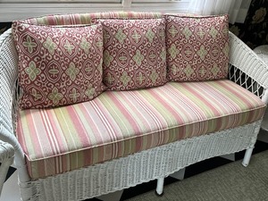 lot 8 image: Vintage Wicker Patio Ensemble