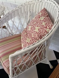 lot 9 image: Three Piece Vintage Wicker Patio Set