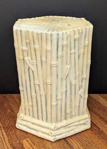 lot 20 image: Vintage Faux Bamboo Pedestal Stand