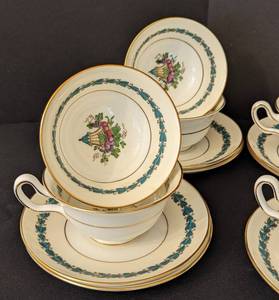 lot 27 image: Wedgwood Appledore Demitasse and Teacups