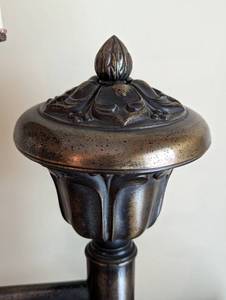 lot 35 image: Vintage Brass Table Lamp