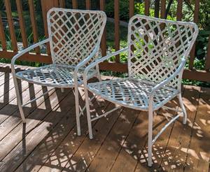 lot 48 image: Pair of Vintage Brown Jordan White Patio Chairs