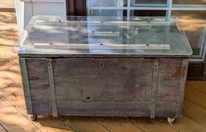 lot 51 image: Vintage Painted Wood Trunk