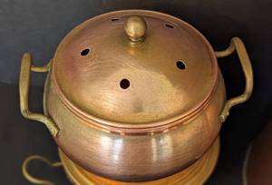 lot 78 image: Vintage Copper Kettle and Chaffer