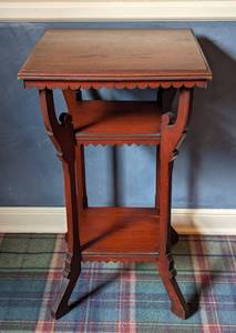lot 84 image: Antique Eastlake Accent Table