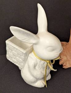 lot 169 image: Adorable Array of Bunny Figurines