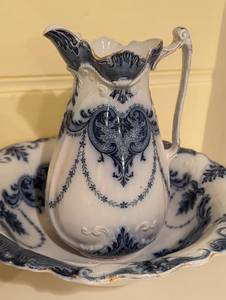lot 173 image: Pair of Vintage Washbasin and Pitcher Sets