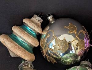 lot 185 image: Assorted Vintage Glass Christmas Ornaments #2