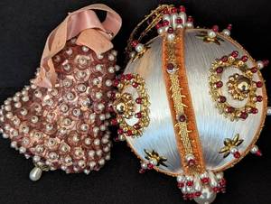 lot 187 image: Assorted Vintage Christmas Ornaments