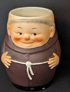 lot 194 image: Trio of Vintage Character Mugs