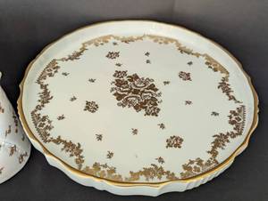 lot 219 image: Pretty Painted Vintage Dishes