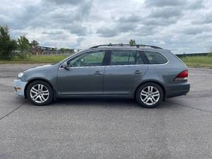 2010 Volkswagen Jetta Diesel - 1 OWNER - MANUAL