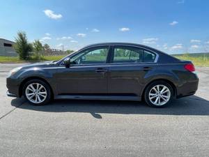 2013 Subaru Legacy 2.5I Premium - AWD - 2 OWNERS