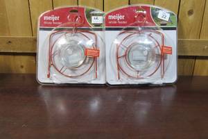 lot 22 image: 2 Meijer Oriole Feeders