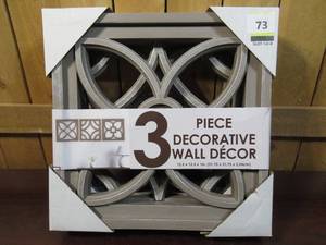 lot 73 image: 3 Piece Decorative wall Decor