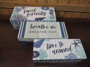 lot 83 image: Set of 3 Gift boxes