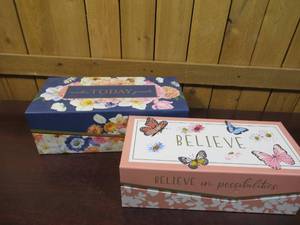 lot 84 image: Set of 2 Gift boxes