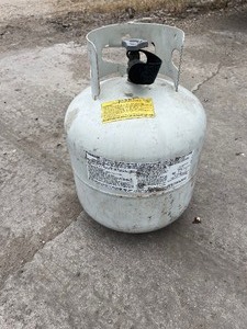 lot 41 image: Full 20 lb Propane Tank