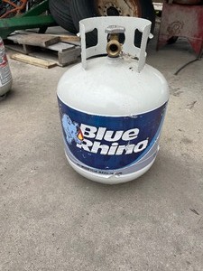 lot 48 image: EMPTY 20 lb Propane Tank