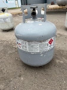 lot 51 image: Full 20 lb Propane Tank