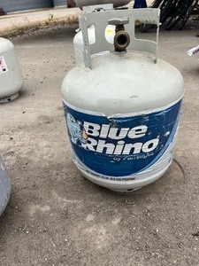 lot 52 image: Full 20 lb Propane Tank