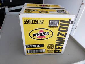 lot 76 image: 6 Quarts of 10w30 Pennzoil Oil
