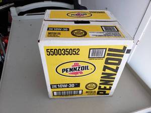 lot 90 image: 6 Quarts of 10w30 Pennzoil Oil