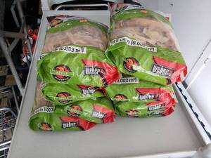 lot 93 image: 8 Bags of Weber Apple Wood Chips