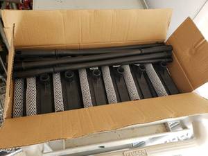 lot 98 image: Box of 12 Window Washers with Squeegees