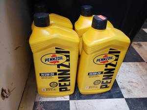 lot 116 image: 4 Quarts of 5w20 Pennzoil Oil