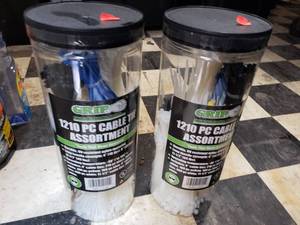 lot 124 image: 2 Containers of Zip Ties