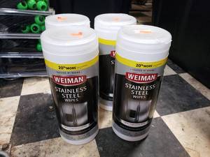 lot 141 image: 4 Containers of Weiman Stainless Steel Wipes