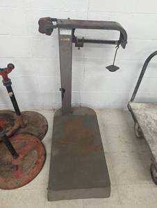 Commercial Vintage Scale with Weights