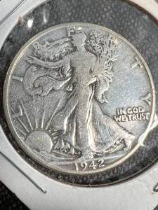 1942 US WALKING LIBERTY HALF DOLLAR